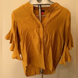 Vince camuto gold / mustard top